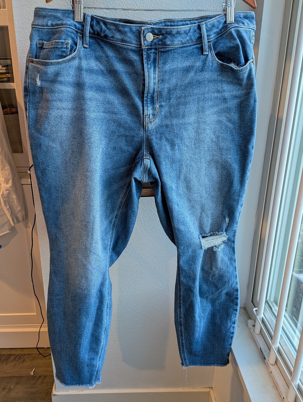 Old Navy Mid Rise Rockstar Super Skinny Jeans Distressed Raw Hem Size 20